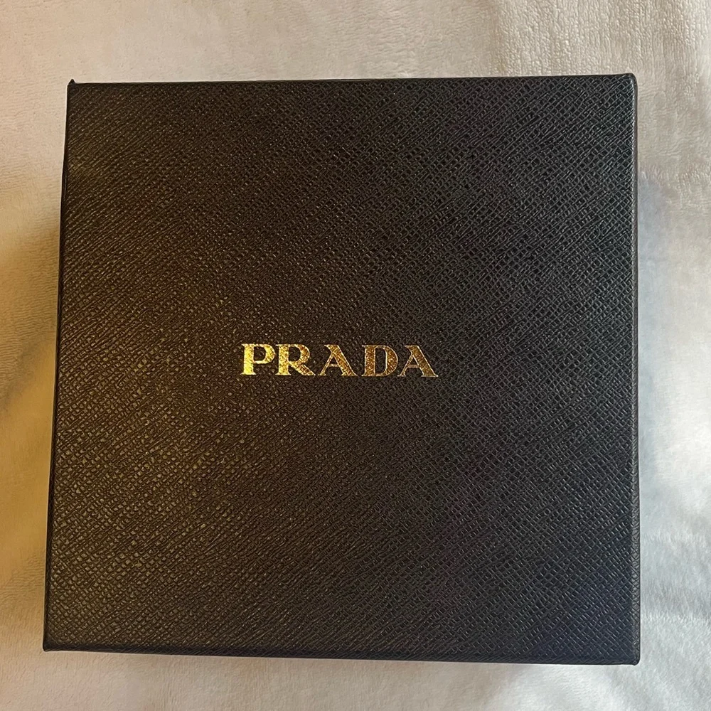 Blue puffy Prada headband - Picture 5 of 5